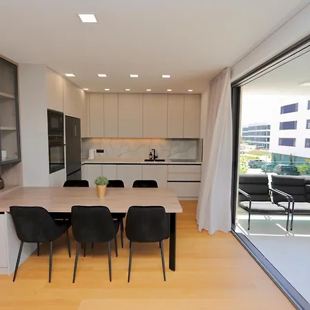 Nova - Spacious Modern 3-bedroom With Large Terrace Apartament *