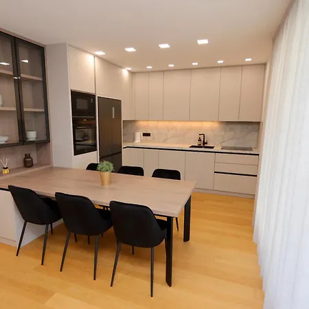Nova - Spacious Modern 3-bedroom With Large Terrace Apartament *
