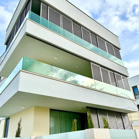 Apartament Nova - Spacious Modern 3-bedroom With Large Terrace