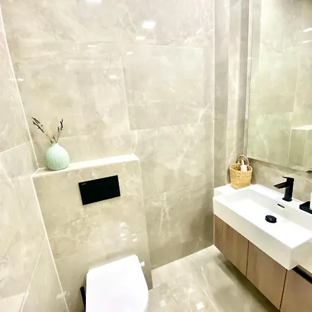 Nova - Spacious Modern 3-bedroom With Large Terrace Apartament *
