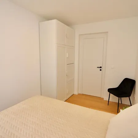 Apartament Nova - Spacious Modern 3-bedroom With Large Terrace *